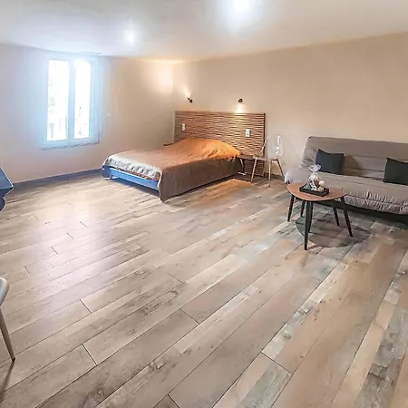 1 Bedroom Gorgeous In Chinian Сен-Шиньян
